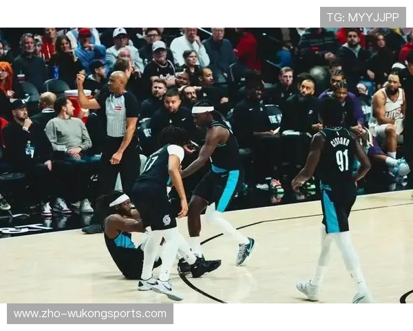 太阳吉莱斯皮无球引力，奥特教练空间拉开策略助布克得分